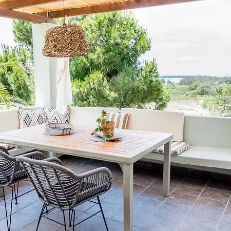 Apartament Pernakria
