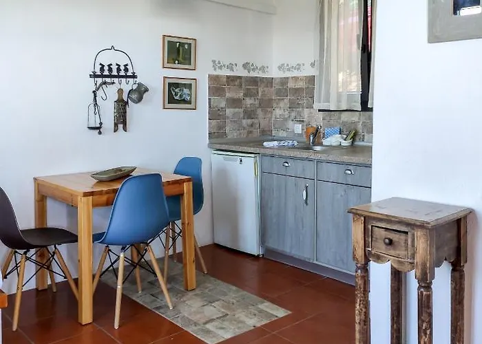 Apartment Pernakria *